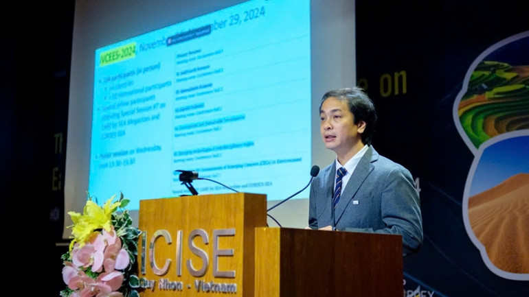 Phó Giáo sư, Tiến sĩ Ngô Đức Thành, Trưởng ban tổ chức hội nghị phát biểu tại hội nghị.