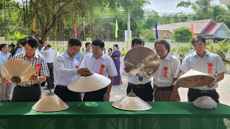 Sản phẩm nón ngựa Phú Gia có lịch sử hình thành và phát triển hơn 200 năm.