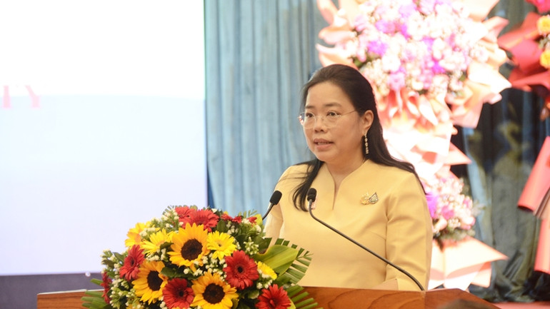 Bà Wiraka Moodhitaporn, Tổng Lãnh sự Thái Lan tại Thành phố Hồ Chí Minh phát biểu tại hội nghị.