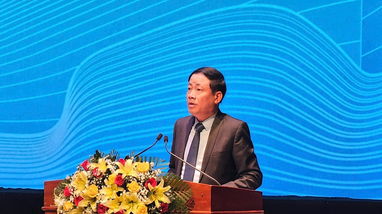 Chủ tịch Ủy ban nhân dân tỉnh Bình Định Phạm Anh Tuấn phát biểu tại hội nghị. Chủ tịch Ủy ban nhân dân tỉnh Bình Định Phạm Anh Tuấn phát biểu tại hội nghị.
