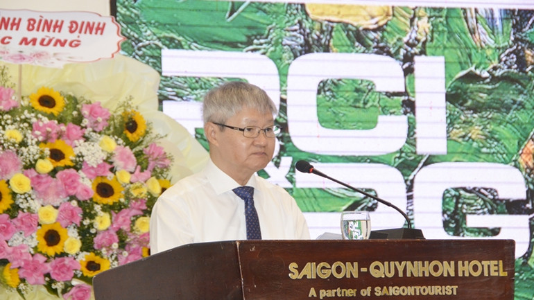 Phó Chủ tịch Liên đoàn Thương mại và Công nghiệp Việt Nam Võ Tân Thành phát biểu tại hội nghị. Phó Chủ tịch Liên đoàn Thương mại và Công nghiệp Việt Nam Võ Tân Thành phát biểu tại hội nghị.