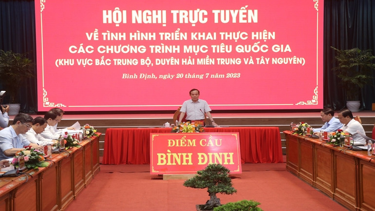 Quang cảnh hội nghị tại điểm cầu Bình Định.