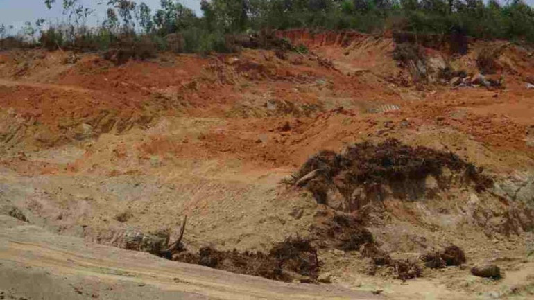 Nhiều nơi đang bị xâm hại tài nguyên nghiêm trọng. (Ảnh minh họa)