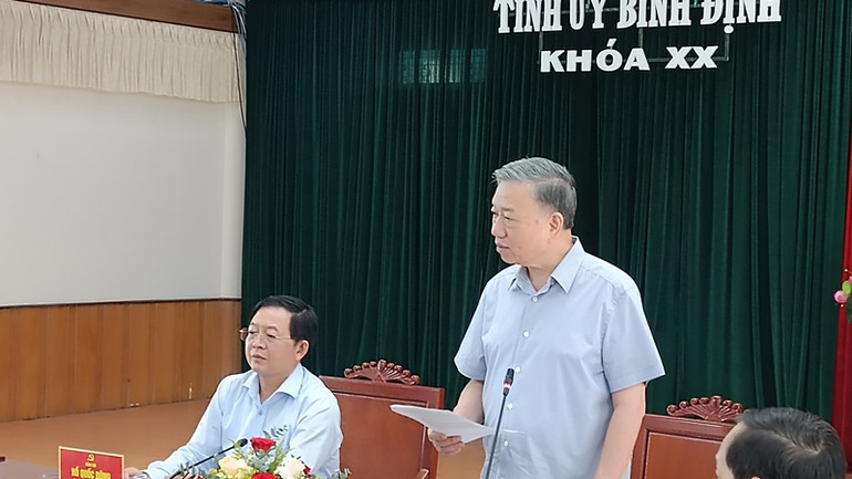 Đồng chí Đại tướng Tô Lâm phát biểu tại hội nghị.