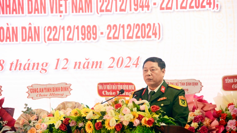 Đại tá Nguyễn Xuân Sơn, Chính ủy Bộ Chỉ huy quân sự tỉnh Bình Định phát biểu tại buổi lễ.