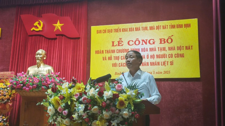 Chủ tịch Ủy ban nhân dân tỉnh Bình Định Phạm Anh Tuấn phát biểu tại buổi lễ. Chủ tịch Ủy ban nhân dân tỉnh Bình Định Phạm Anh Tuấn phát biểu tại buổi lễ.