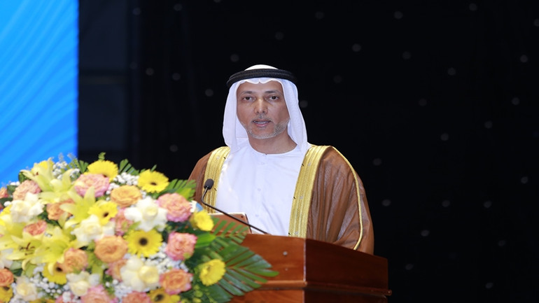 Ông Bader Almatrooshi, Đại sứ đặc mệnh toàn quyền Các tiểu vương quốc Ả rập thống nhất tại Việt Nam phát biểu ý kiến tại hội nghị. Ông Bader Almatrooshi, Đại sứ đặc mệnh toàn quyền Các tiểu vương quốc Ả rập thống nhất tại Việt Nam phát biểu ý kiến tại hội nghị.