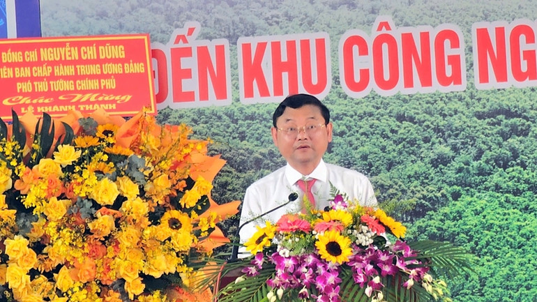 Phó Chủ tịch Ủy ban nhân dân tỉnh Bình Định Nguyễn Tự Công Hoàng phát biểu tại buổi lễ. Phó Chủ tịch Ủy ban nhân dân tỉnh Bình Định Nguyễn Tự Công Hoàng phát biểu tại buổi lễ.