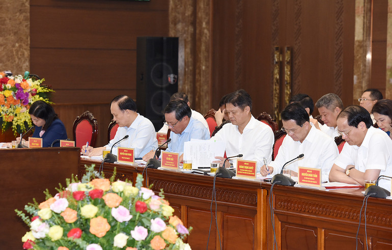 Đại diện lãnh đạo thành phố Hà Nội tham dự buổi làm việc.