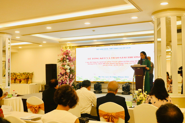 Quang cảnh buổi lễ tổng kết và trao giải cuộc thi sáng tác kịch bản.