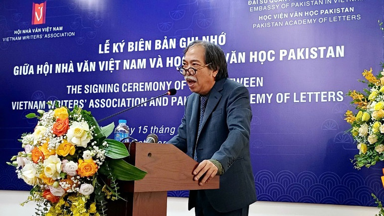 Nhà thơ Nguyễn Quang Thiều - Chủ tịch Hội Nhà văn Việt Nam phát biểu.