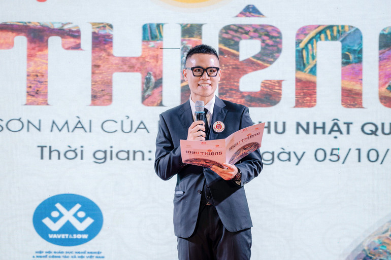 Họa sĩ Chu Nhật Quang phát biểu mở đầu khai mạc triển lãm.