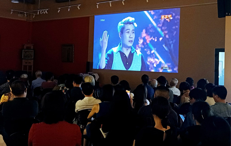 Những thước phim tư liệu về cố tác giả Nguyễn Anh Vũ được chia sẻ trong Lễ ra mắt sách. Những thước phim tư liệu về cố tác giả Nguyễn Anh Vũ được chia sẻ trong Lễ ra mắt sách.