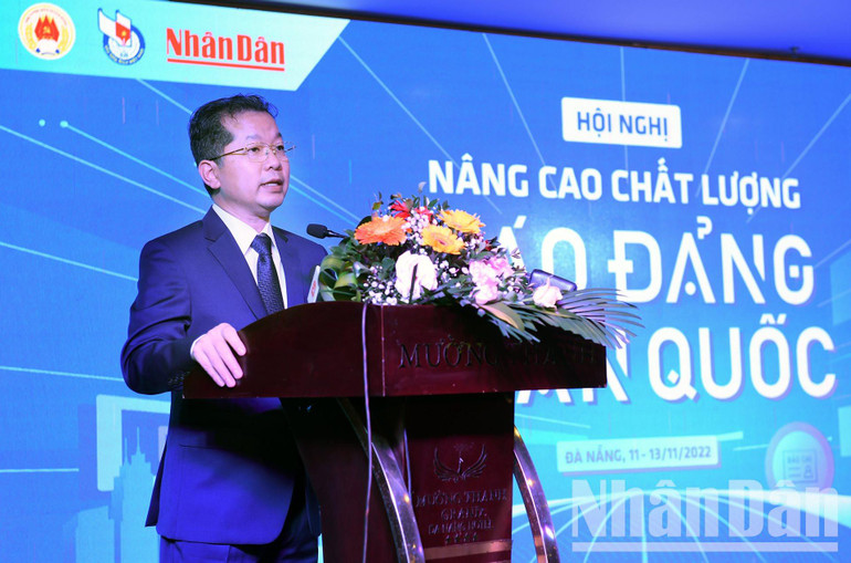 Đồng chí Nguyễn Văn Quảng, Ủy viên Trung ương Đảng, Bí thư Thành ủy, Trưởng Đoàn đại biểu Quốc hội thành phố Đà Nẵng phát biểu.