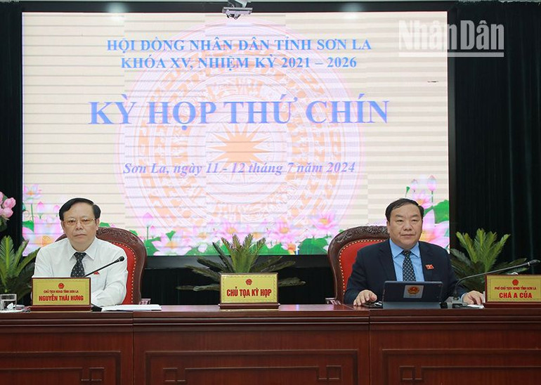 Chủ tọa điều hành tại Kỳ họp thứ 9, Hội đồng nhân dân tỉnh Sơn La khoá 15, nhiệm kỳ 2021-2026.