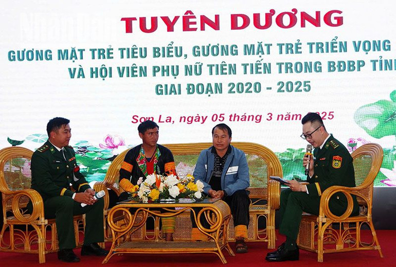 Các nhân vật bị kẻ xấu dụ dỗ trốn sang nước ngoài với lời hứa hẹn "Việc nhẹ lương cao" được Bộ đội Biên phòng tỉnh Sơn La giúp đỡ khi hồi hương giao lưu tại chương trình.