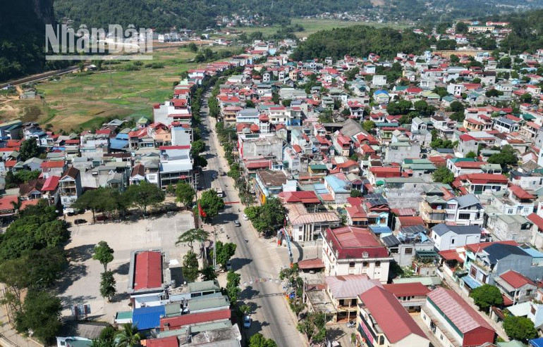 Việc chỉnh trang đô thị thị trấn Thuận Châu, huyện Thuận Châu đã làm thay đổi diện mạo đô thị một huyện còn nhiều khó khăn.