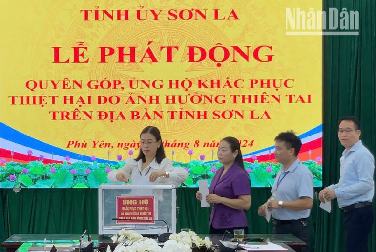Tại Lễ phát động, huyện Phù Yên đã kêu gọi ủng hộ nhân dân bị ảnh hưởng thiên tai được 175,8 triệu đồng.