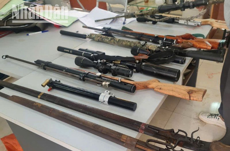 Tang vật thu giữ của các đối tượng.