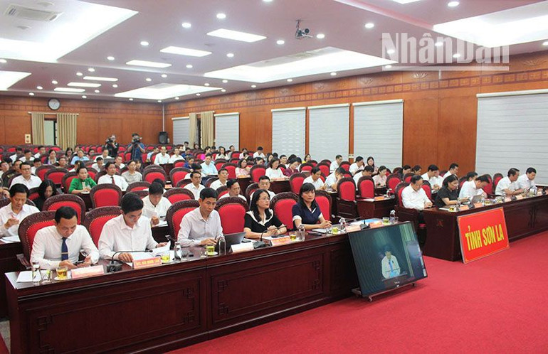 Các đại biểu dự Hội nghị tổng kết 5 năm thực hiện các Nghị quyết về xây dựng Đảng của Ban Thường vụ Tỉnh ủy Sơn La.