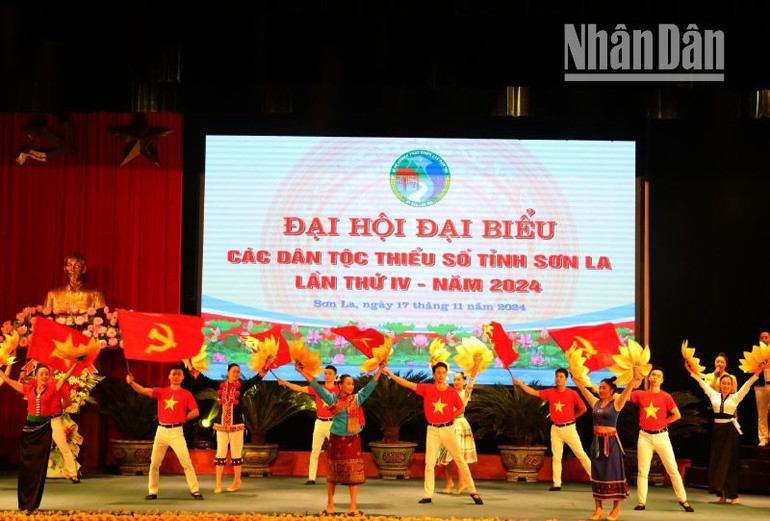 Văn nghệ chào mừng Đại hội đại biểu các dân tộc thiểu số tỉnh Sơn La lần thứ IV. Văn nghệ chào mừng Đại hội đại biểu các dân tộc thiểu số tỉnh Sơn La lần thứ IV.