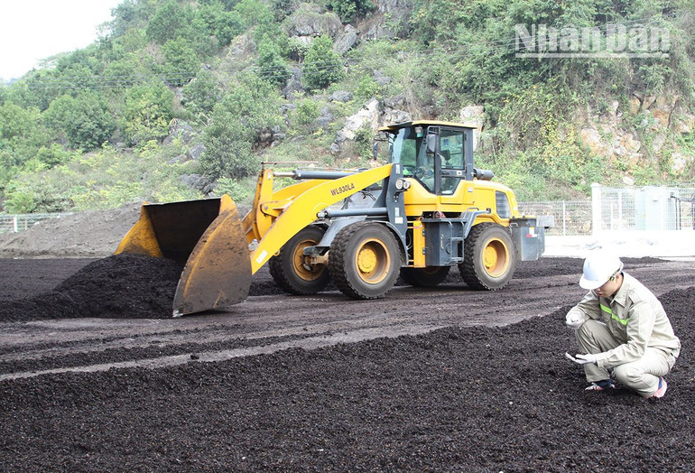 Nguyên liệu sản xuất phân bón từ rác thải, phụ phế phẩm của các nhà máy, cơ sở chế biến nông sản. Nguyên liệu sản xuất phân bón từ rác thải, phụ phế phẩm của các nhà máy, cơ sở chế biến nông sản.