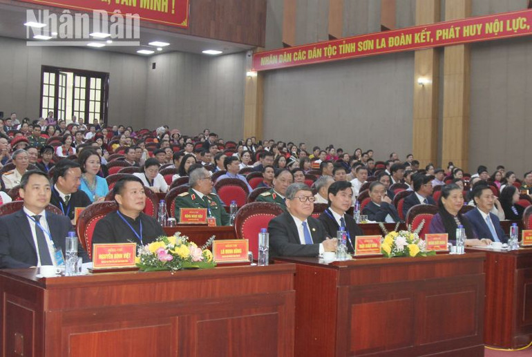 Các đại biểu tham dự Đại hội đại biểu các dân tộc thiểu số tỉnh Sơn La lần thứ IV. Các đại biểu tham dự Đại hội đại biểu các dân tộc thiểu số tỉnh Sơn La lần thứ IV.