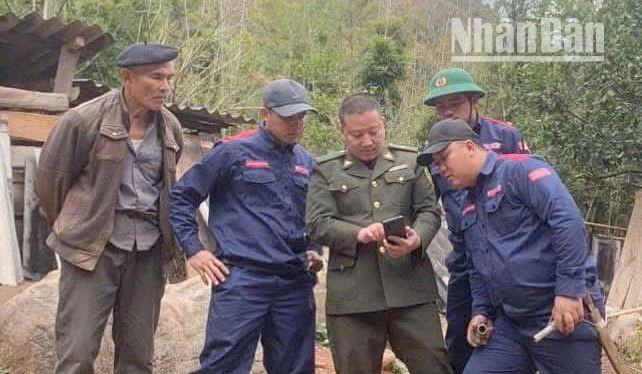 Huyện Yên Châu đã huy động hơn 800 người tham gia chữa cháy rừng. (Ảnh: DƯƠNG HẢI) Huyện Yên Châu đã huy động hơn 800 người tham gia chữa cháy rừng. (Ảnh: DƯƠNG HẢI)