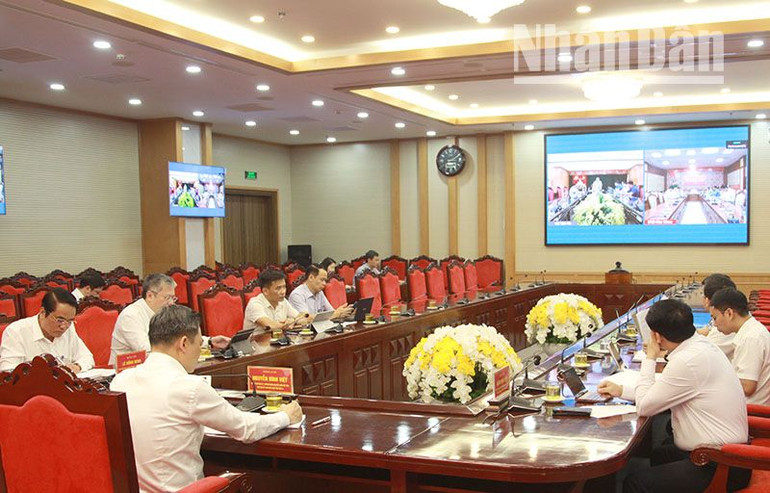 Cuộc họp được tổ chức trực tuyến với các huyện, thị xã.
