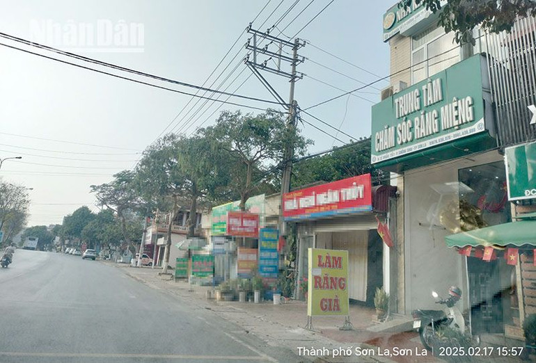 Một phòng khám răng miệng không phép hoạt động nhiều năm tại tổ 1, phường Chiềng Sinh, nằm ngay cạnh Quốc lộ 6 đoạn chạy qua thành phố Sơn La.