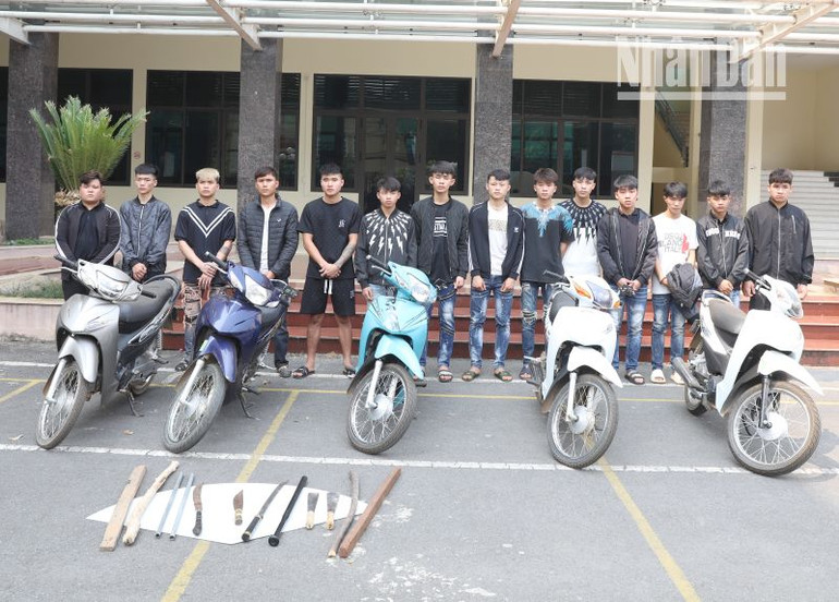 Nhiều đối tượng trong vụ án chưa đủ 18 tuổi. Nhiều đối tượng trong vụ án chưa đủ 18 tuổi.