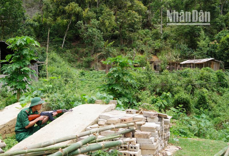 Đồn Biên phòng Phiêng Pằn thực hành phương án chiến đấu tại chỗ. Đồn Biên phòng Phiêng Pằn thực hành phương án chiến đấu tại chỗ.