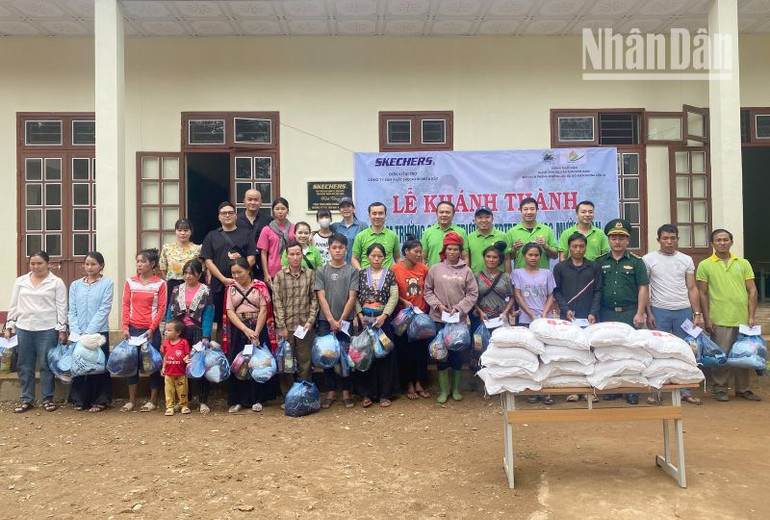 Đồn Biên phòng Mường Lạn cùng Nhóm tình Nguyện Đom Đóm Xanh-Hải Phòng khánh thành điểm trường Pu Hao, Huổi Lè.