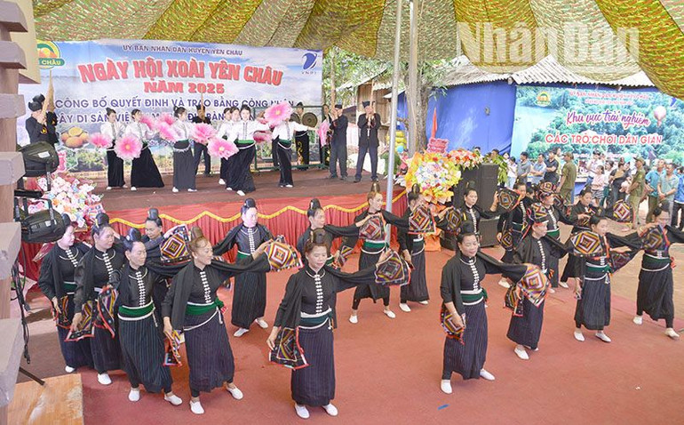 Nhiều hoạt động văn hóa, văn nghệ sẽ được tổ chức trong Ngày hội Xoài Yên Châu và diễn ra ra đến hết ngày 31/5. Nhiều hoạt động văn hóa, văn nghệ sẽ được tổ chức trong Ngày hội Xoài Yên Châu và diễn ra ra đến hết ngày 31/5.