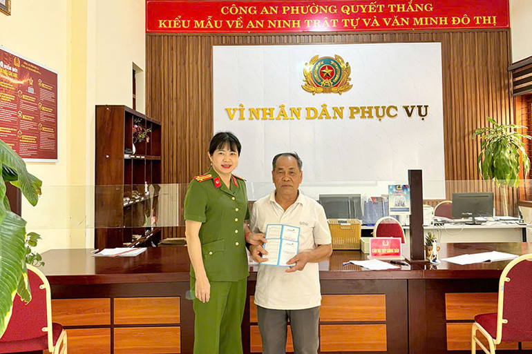 Lực lượng Công an phường Quyết Thắng, thành phố Sơn La ngăn chặn thành công vụ chuyển tiền vào số tài khoản của đối tượng lừa đảo.