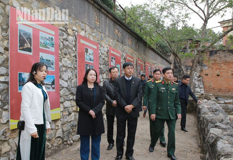 Đồng chí Võ Thị Ánh Xuân cùng đoàn công tác thăm Khu di tích lịch sử quốc gia đặc biệt Nhà tù Sơn La.