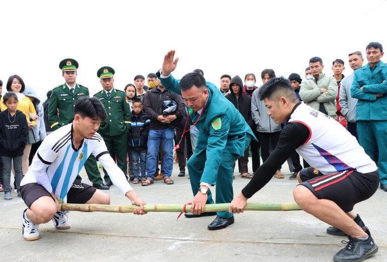 Tết ấm áp nơi vùng biên giới Sơn La ảnh 6