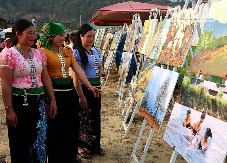 Ngày hội hoa sơn tra tại “miền cổ tích” Ngọc Chiến ảnh 5