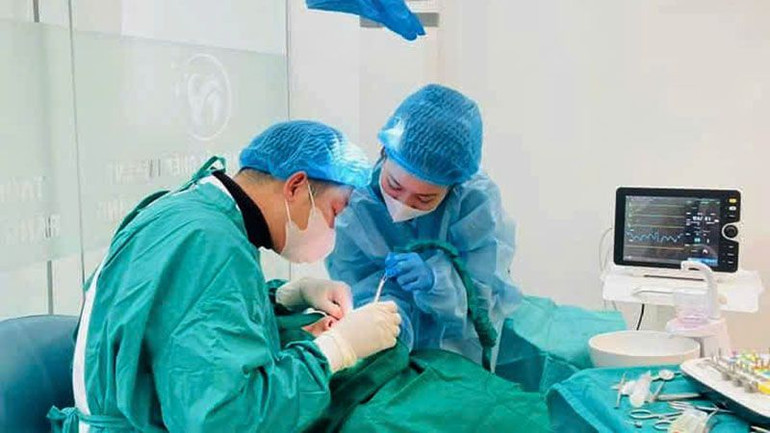 Hình ảnh hoạt động do chính Trung tâm nha khoa thẩm mỹ Dr.Cường, cơ sở chưa được cấp phép, tại tổ dân phố số 5, phường Mộc Lỵ, thị xã Mộc Châu đưa lên quảng bá trên mạng xã hội vào ngày 7/2/2025.