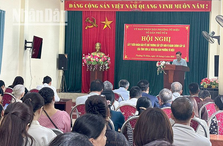 Trong ngày 19/4, đồng loạt các xã, phường, thị trấn tổ chức lấy ý kiến nhân dân về chủ trương sắp xếp đơn vị hành chính cấp xã.