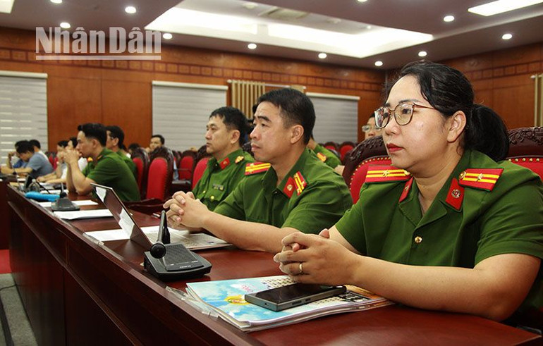 Lực lượng Công an tỉnh Sơn La đã nghiên cứu, tham mưu tổ chức ký quy chế phối hợp đẩy mạnh phong trào toàn dân tham gia phòng cháy, chữa cháy trong tình hình mới với Ủy ban Mặt trận Tổ quốc tỉnh.