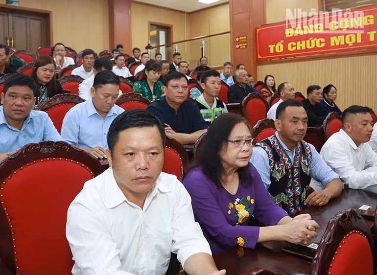 Các cá nhân có thành tích xuất sắc trong phong trào toàn dân bảo vệ an ninh Tổ quốc và vùng đồng bào dân tộc thiểu số khu vực Tây Bắc và phụ cận, giai đoạn 2018-2023, tham dự hội nghị.