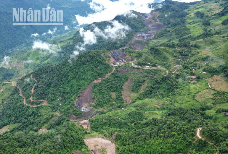 Tỉnh Sơn La đã yêu cầu Công ty KS tạm dừng các hoạt động gia tăng sức chịu tải của bãi thải đang gây sự cố.