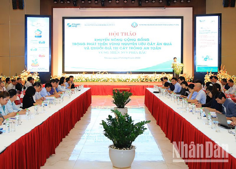 Hội thảo khuyến nông cộng đồng trong phát triển vùng nguyên liệu cây ăn quả và chuỗi giá trị cây trồng an toàn.