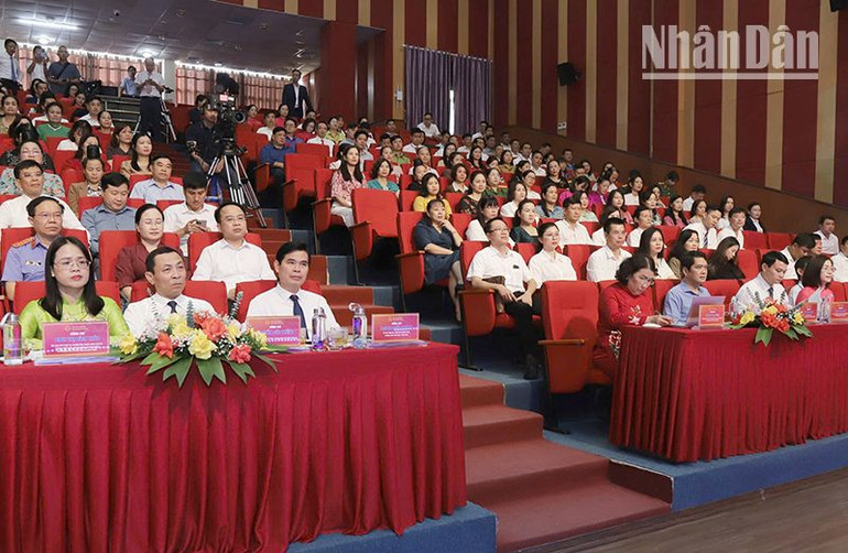 Các đại biểu tham dự hội nghị hưởng ứng Ngày Chuyển đổi số quốc gia năm 2024.