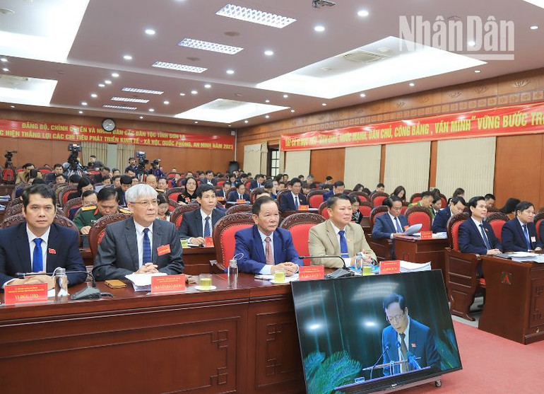 Các đại biểu tham dự tại kỳ họp thứ 8, khóa 15, nhiệm kỳ 2021-2026. Các đại biểu tham dự tại kỳ họp thứ 8, khóa 15, nhiệm kỳ 2021-2026.