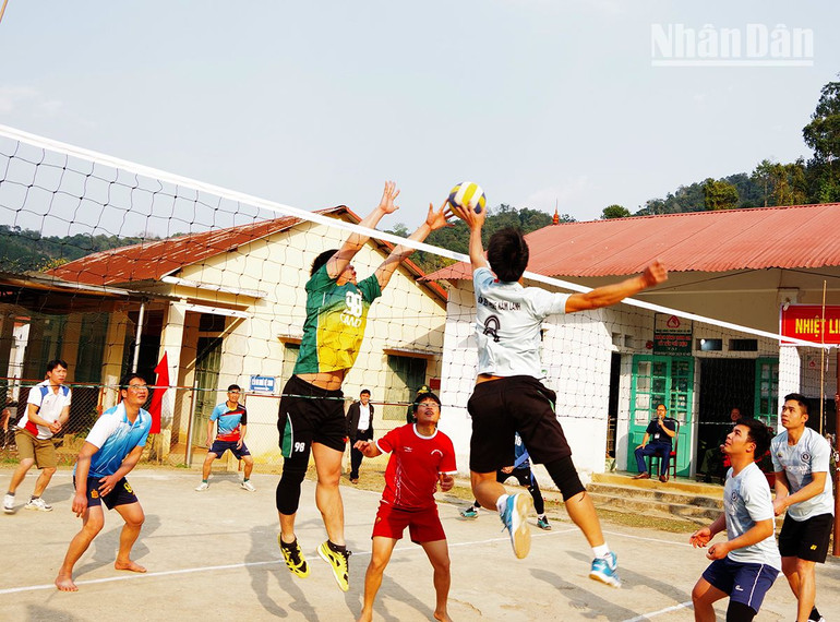 Tổ chức giao lưu bóng chuyền nhân Ngày hội Biên phòng toàn dân.