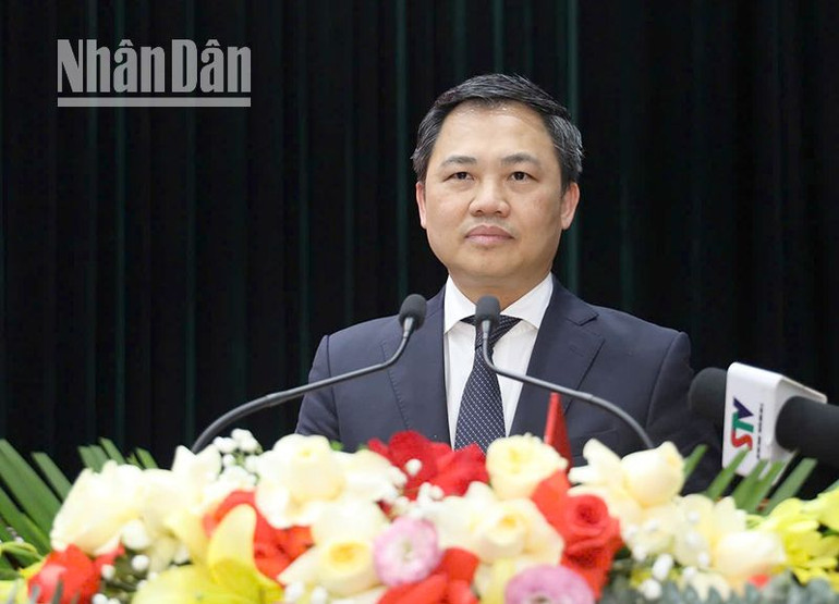 Đồng chí Nguyễn Đình Việt, Phó Bí thư Tỉnh ủy, Chủ tịch Ủy ban nhân dân tỉnh Sơn La phát biểu tại hội nghị. Đồng chí Nguyễn Đình Việt, Phó Bí thư Tỉnh ủy, Chủ tịch Ủy ban nhân dân tỉnh Sơn La phát biểu tại hội nghị.