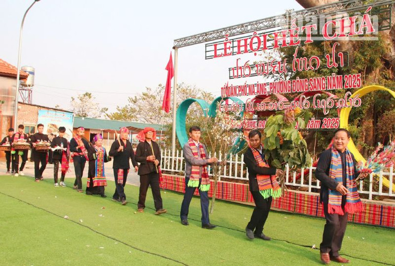 Các nghi thức của Lễ hội Hết Chá mang đậm bản sắc đồng bào dân tộc Thái. Các nghi thức của Lễ hội Hết Chá mang đậm bản sắc đồng bào dân tộc Thái.