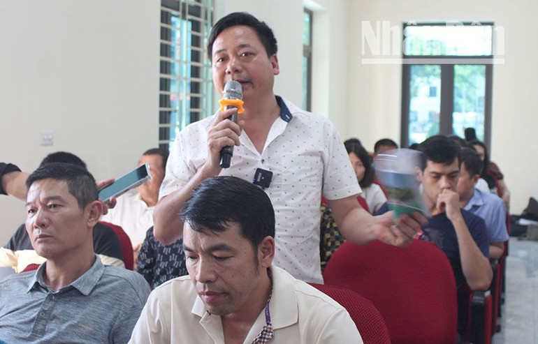 Nhiều ý kiến của người dân chung quanh khu vực dự án tỏ ra lo lắng về việc sử dụng vật liệu nổ trong khu dân cư.